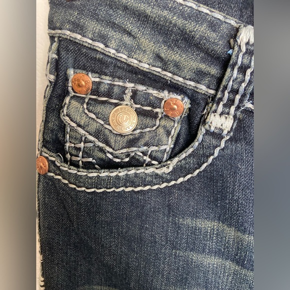 True Religion Jeans Women's Size 31 (31x32) Medium Wash Low Rise Boot Cut Flare - Picture 3 of 5